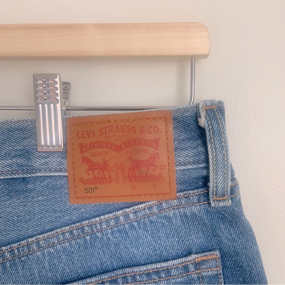 Levi’s 501, cut off shorts medium blue denim in size 29 - Picture 2 of 15